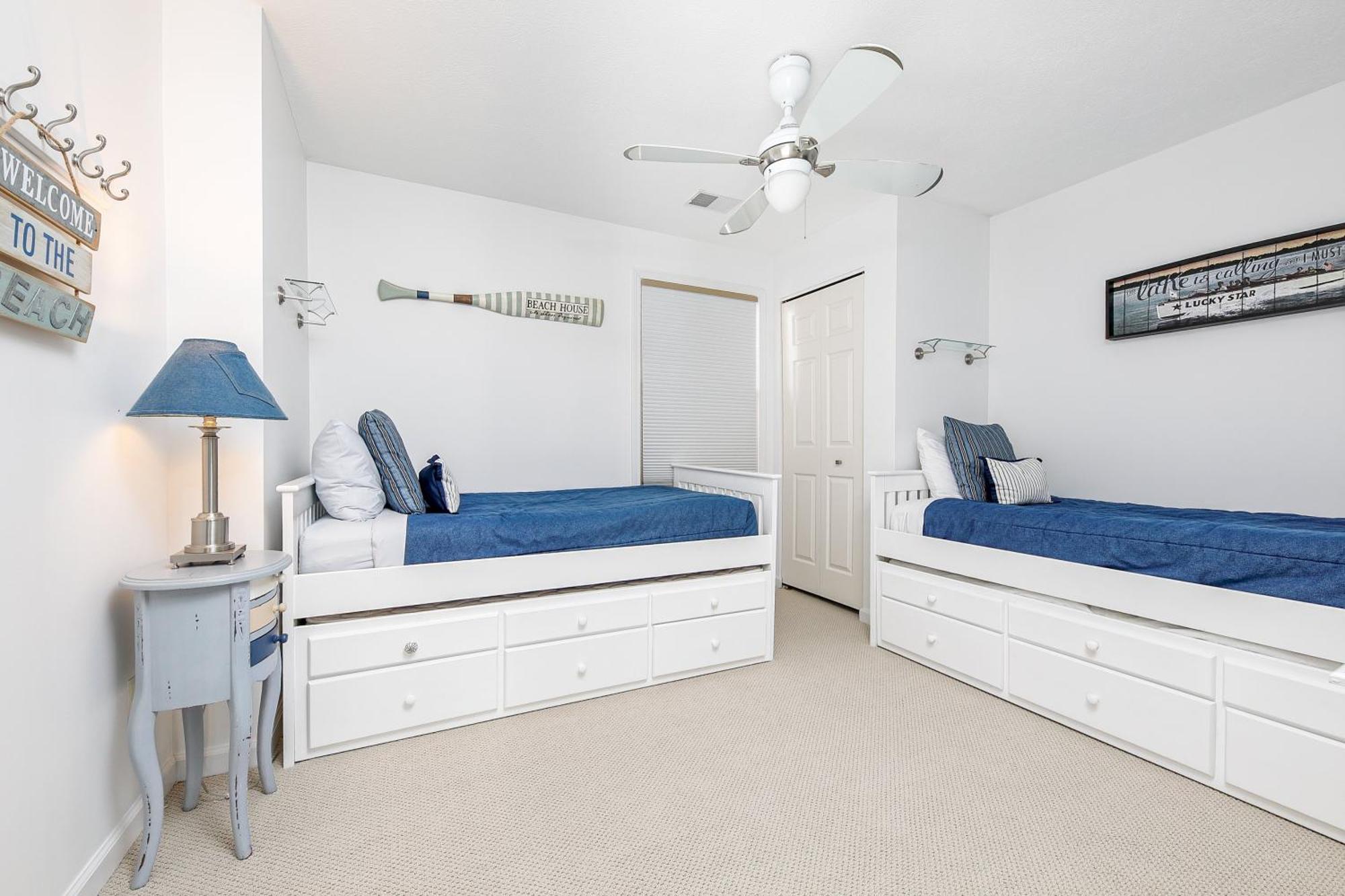 Gorgeous 2 Bedroom Lake View Condo Traverse City Exterior photo